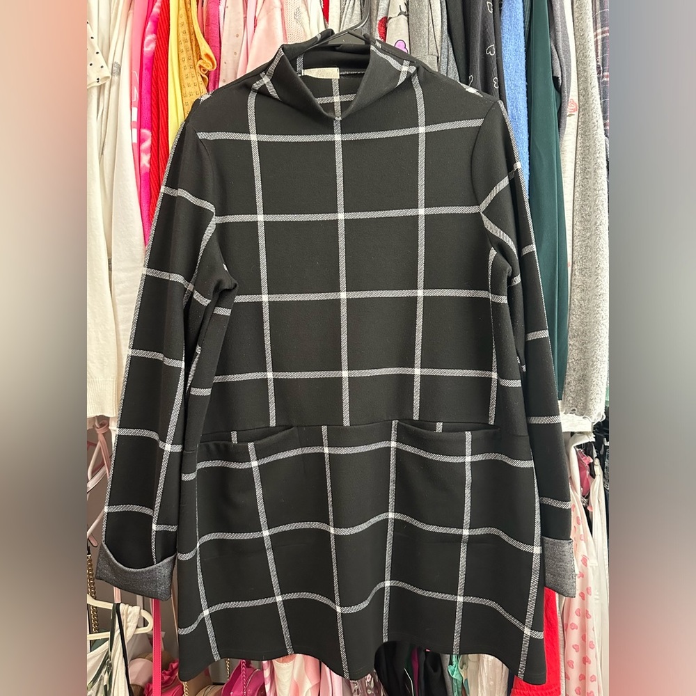 3 for $15! Ella Mara Black & White Checkered Turtleneck Large